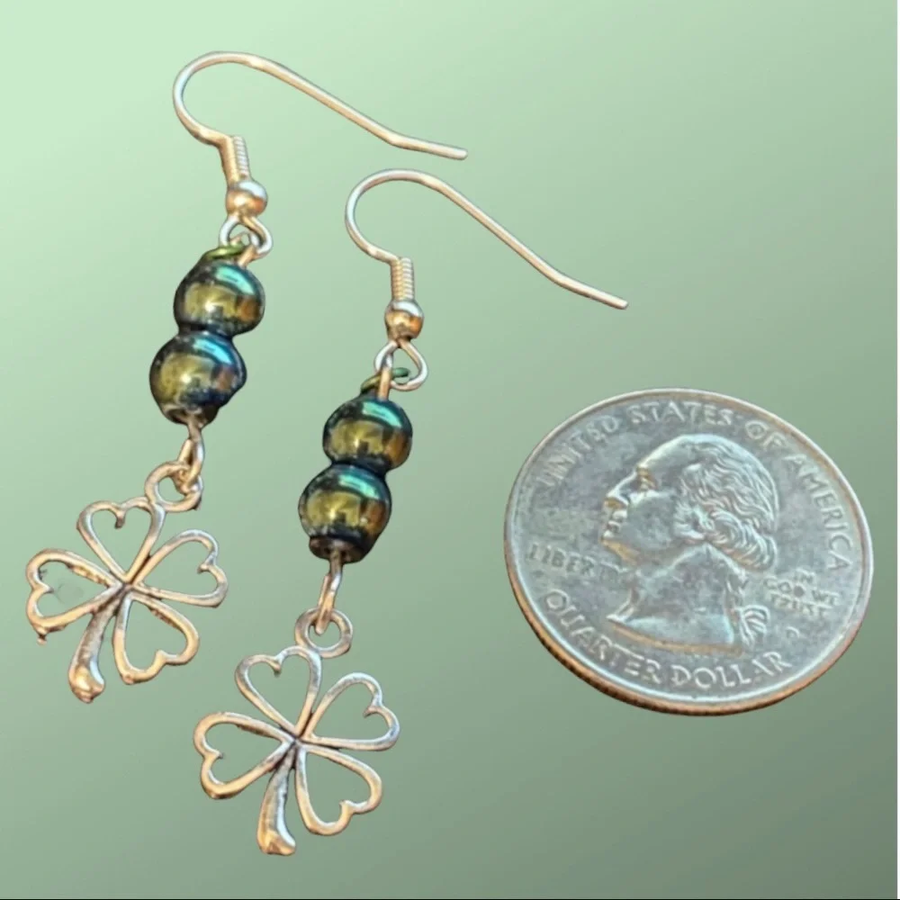 🍀Hand Crafted Earrings Clover Emerald Green 4-Leaf Charm St. Patrick Pierced - Picture 4 of 6